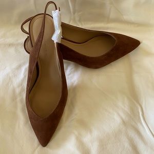 Banana republic, suede sling back in cognac.